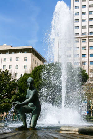 Plaza de EspaÃ±a Madrid. Fountain with water jetのeditorial素材