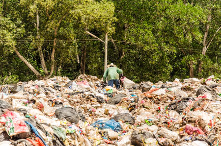 SONGKHLA, THAILAND - AUGUST 4: Municipal waste disposal by open dump procese.  Dump site at Hatyai Songkhla on AUGUST 4, 2015 in SONGKHLA PROVINCE THAILANDのeditorial素材