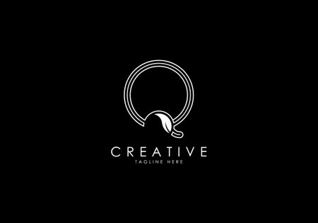 Q Letter Linear Leafy Monogram Logo Template, Minimalist design vector.のイラスト素材