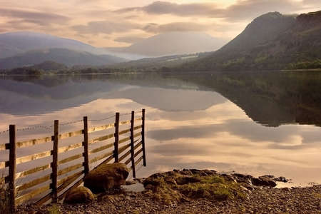 The still waters of Derwent Water soon after daybrake.の写真素材