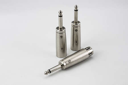 3 mono jack connectors or terminals with conversion to balanced canon type both male and female, all...