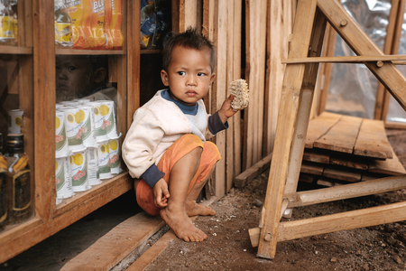 Pan Pet, Myanmar - May 25, 2016: Rural life of poor Myanmar children in Karen tribeのeditorial素材