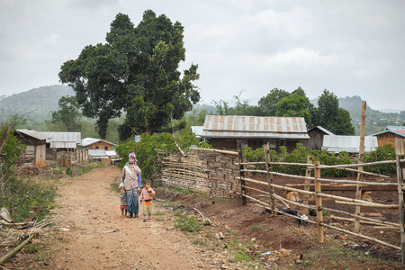 Pan Pet, Myanmar - May 25, 2016: Rural life of poor Myanmar children in Karen tribeのeditorial素材