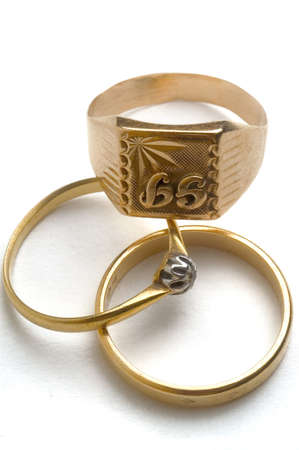 Gold jewels to illustrate the recovery of old jewels for the recycling of gold.の写真素材