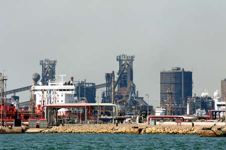 Industry on the wearing of Fos-sur-Mer beside Marseille の写真素材