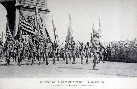 old postcard of the 1914 war - Victory Day in Paris - The parade of 14 July 1919 - The American flagsのeditorial素材