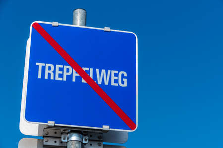 sign treppelweg end, symbolizing information, character, endの写真素材