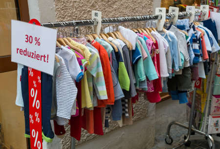 sale in a modegschÃ¤ftの写真素材