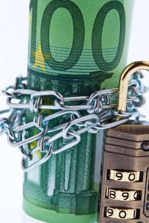 100 euro note with chainの写真素材