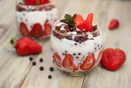 Strawberry Cake in Glass with White Crea mans Strawberry. Homemade summer dessertの写真素材