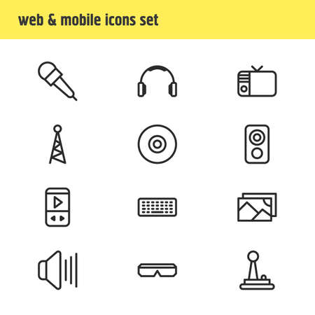 Vector illustration of 12 media icons line style. Editable set of cd, player, loudspeaker and other icon elements.のイラスト素材