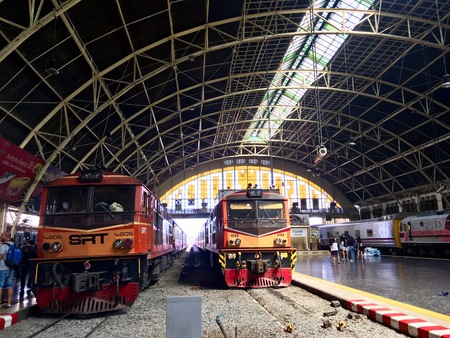 Hua Lampong, most important railroad station in Bangkokのeditorial素材