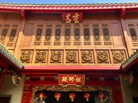 Architecture Chinese style of Dragon Kammalawat temple or Wat Lengnoeiyi Chinese buddhism temple in Bangkok, Thailandのeditorial素材
