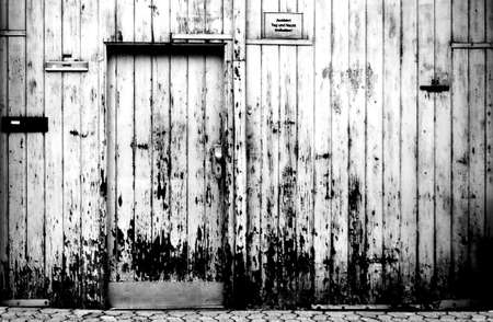 The photograph of a barn gate                      の写真素材
