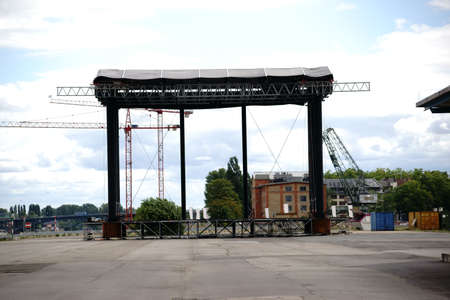 The scaffolding of a concert stage on the Zollhafen in Mainz.