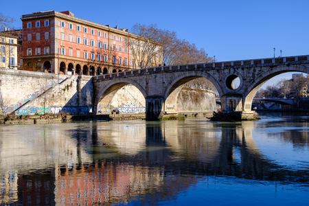 Travel photography - walking along the banks of the Tiber in Rome (Italy, Europe).のeditorial素材