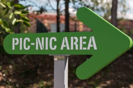 Picnic Area Arrow-shaped Sign: Green Symbolの写真素材