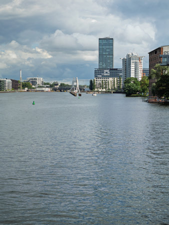 Wide View River Spree Cityscape Friedrichshain-Kreuzberg, Cloudy Day View Over Spree River Berlin.の写真素材