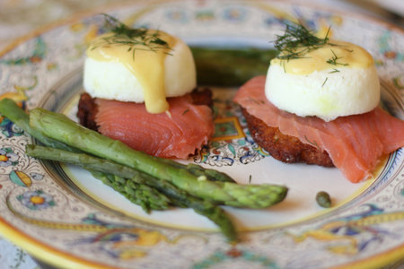 2 eggs Benedict with asparagus and smoked salmonの写真素材