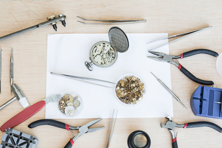 Details of watches and mechanisms for reparation, restoration and maintenance