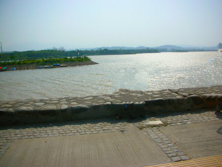 the coastline of a lakeの写真素材