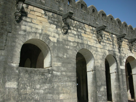 , old wall of an ancient Indian fort in Rajasthanの写真素材