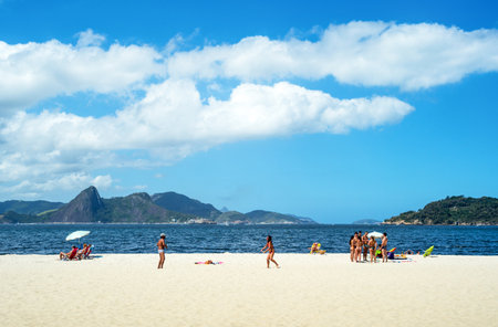 Rio De Janeiro, Brazil  - September 7, 2013:  People on the Flamengo beachのeditorial素材