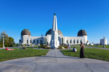 Los Angeles,  U.S.A. -  May 31, 2011: People in  the Griffith Observatory squareのeditorial素材
