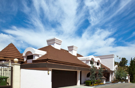 Los Angeles,  U.S.A. -  May 31, 2011:  View of the Belair villasのeditorial素材