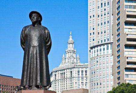 New York, U.S.A. - July 7, 2009: Manhattan,Chinatown,the monument to Lin Ze Xu in Kim Lau squareのeditorial素材