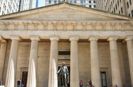 New York, U.S.A. - July 6, 2009: Manhattan,Wall Street,the Washington statue in fron of the Federal Hall National Monumentのeditorial素材