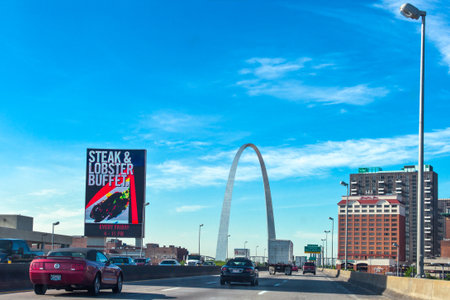 St Louis, U.S.A. - May 18, 2011: Missouri,  the Arc on the Mississippi river , seen from the Roure 66のeditorial素材