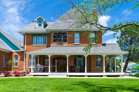 Cuba, U.S.A. - May 18, 2011: Missouri, Route 66, an old house in the city centerのeditorial素材