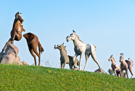 Jeddah,  Saudi Arabia - November 21,2008:  The horse  monument in tha airport area.のeditorial素材