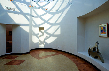 Muharraq,  Bahrain - December 6, 2006:  The cildren library of the cultural center Shaikh Ebrahimのeditorial素材