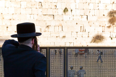 Jerusalem,  Israel - November 2, 2010:  An orthodox jew looking at the western wallのeditorial素材