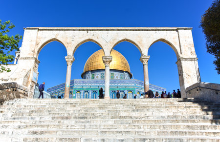Jerusalem,  Israel - November 3, 2010:  People at the gateway to the Temple Mount (Har Habait)のeditorial素材