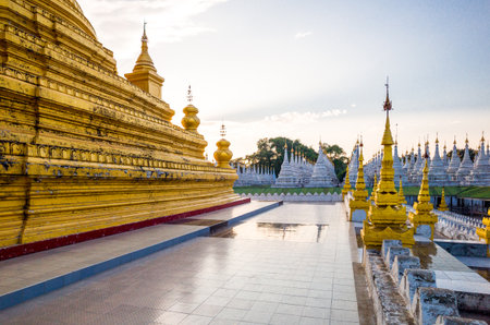 Myanmar, Mandalay, the Kuthodaw Paya temple, known olso as 'the world's biggest book'.のeditorial素材
