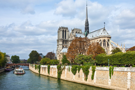 Paris,  France - October 3, 2009: The Notre Dame Cathedral seen  from the left bank (rive gauche) of the river.のeditorial素材