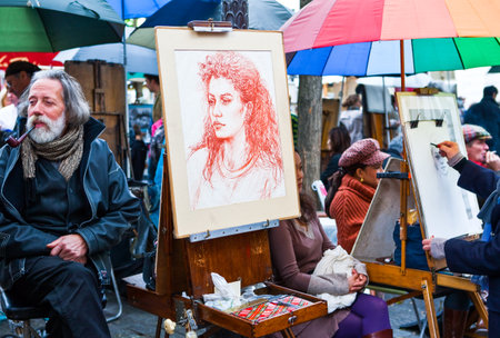 Paris,  France - October 4, 2009: Montmartre, painters in Place du Tertre.のeditorial素材