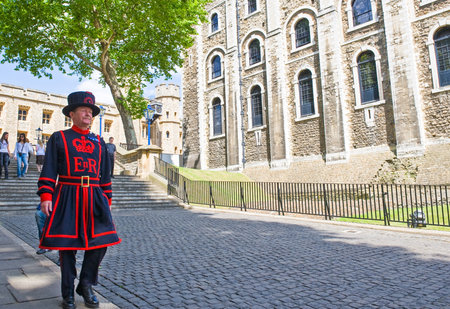 London, England - June 30, 2008: A guard of the London Towerのeditorial素材