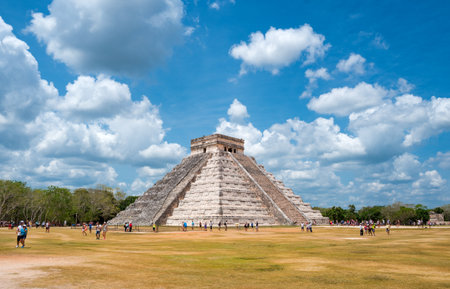 Chichen Itza , Mexico - April 18, 2016: Archaeological site, view of the imposing Castle ( El Castillio)のeditorial素材