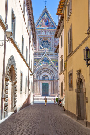 Orvieto, Italy - May 19,2009: The Cathedral facade seen from Lorenzo Maitini streetのeditorial素材