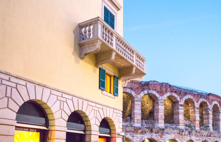 Italy, Verona,  a palaces and the Arena theatre in BrÃ  squareのeditorial素材