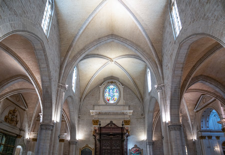 Valencia, Spain - Octuber 14, 2016: The nave of the Cathedralのeditorial素材