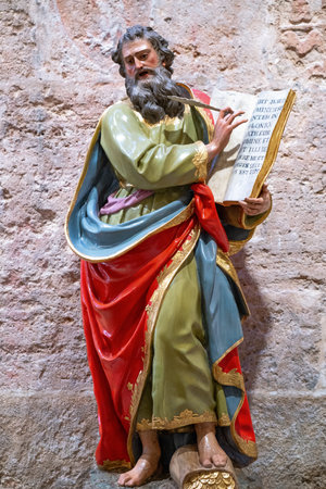 Valencia, Spain - Octuber 14, 2016:  The statue of a saint in the San Pedro chapel of the Cathedralのeditorial素材