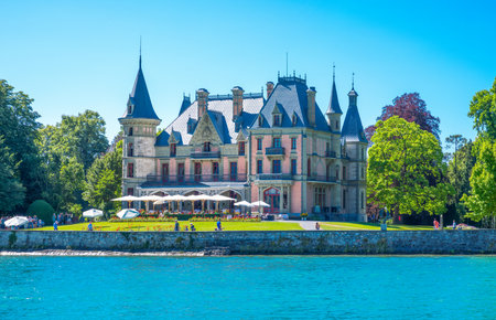 Thun, Switzerland - July 10, 2015:  The Schadau castle on the Thun lakesideのeditorial素材