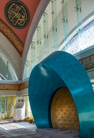 Istambul , Turkey - February 19, 2013:  Uskudar quarter, the colorful amd modern interiors of the Sakirin Mosqueのeditorial素材