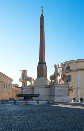 Italy, Rome, the Del Quirinale square with the Dei Dioscuri fountain in the centerのeditorial素材