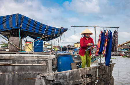 Cai Rang, Vietnam - November 25, 2019: The boat of the floating markets on the Mecong riverのeditorial素材